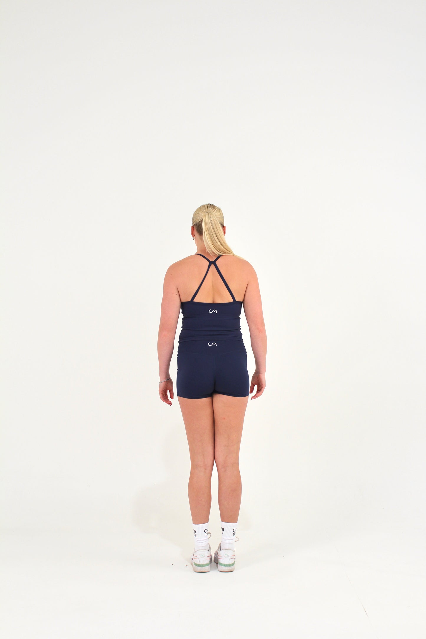 Form Crop / Navy