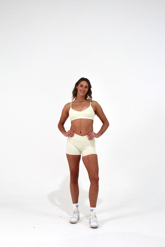 Elevate Short / Vanilla