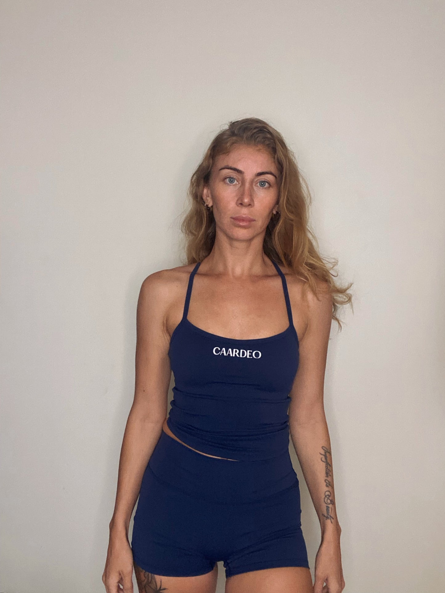 Form Crop / Navy