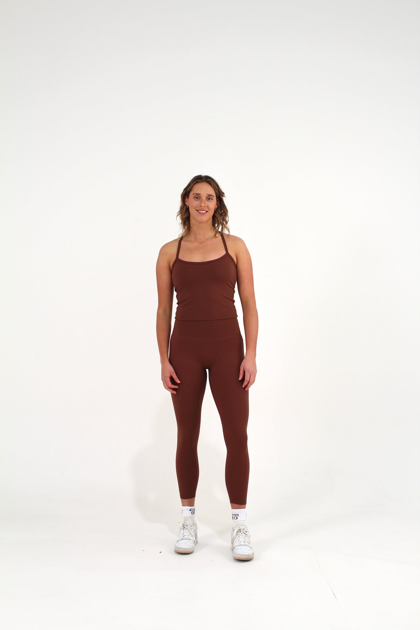 Form Crop / Brown